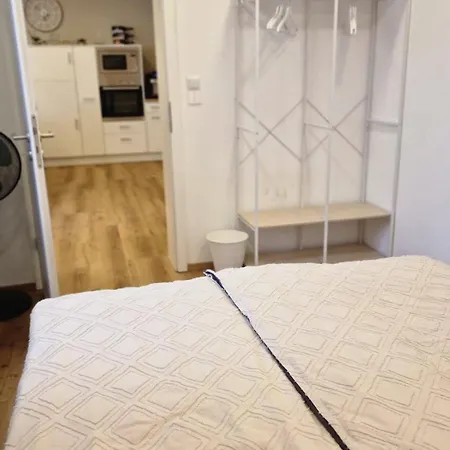 Auxbrg - 4 Zimmer, Xl Wasserbett, 65 Zoll Tv, Xl Terrasse Apartment