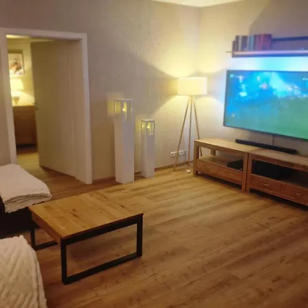 Auxbrg - 4 Zimmer, Xl Terrasse, 65 Zoll Tv, Ps4 アウグスブルク