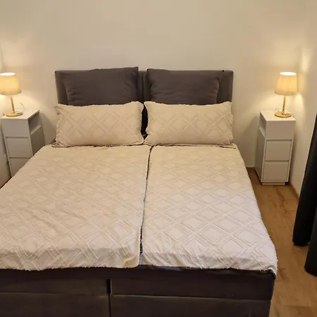 Auxbrg - 4 Zimmer, Xl Wasserbett, 65 Zoll Tv, Xl Terrasse * Augsbourg