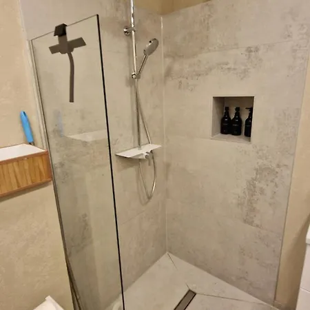 Auxbrg - 4 Zimmer, Xl Wasserbett, 65 Zoll Tv, Xl Terrasse *